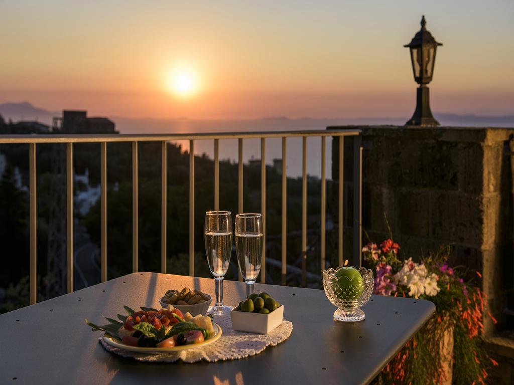 Villa Carolina Sorrento Private Heated Pool And Sea View Phòng bức ảnh