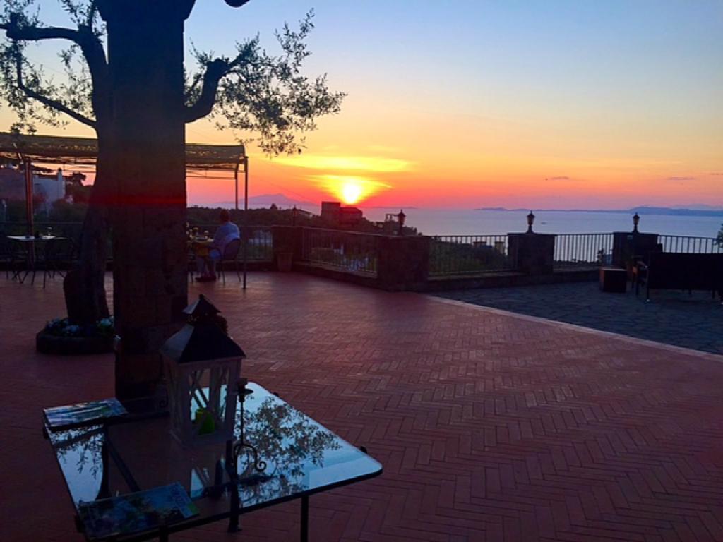 Villa Carolina Sorrento Private Heated Pool And Sea View Ngoại thất bức ảnh